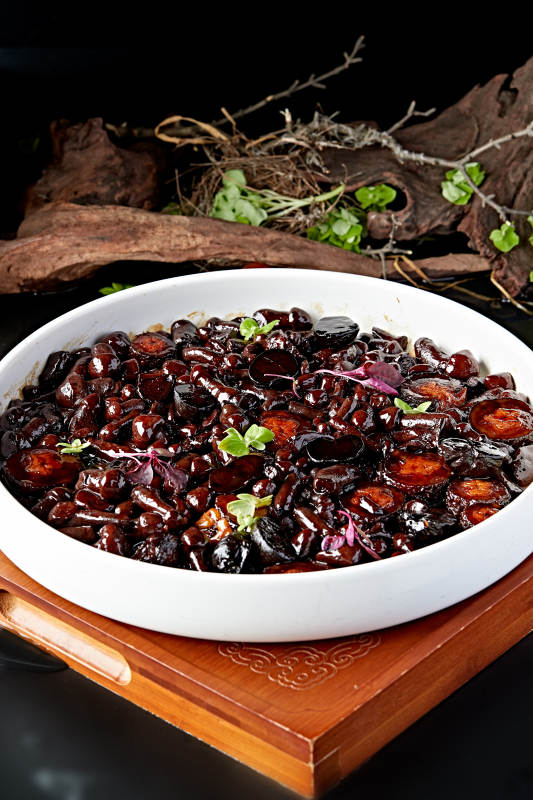 酱爆海参切片黑蒜鸡枞菌图片