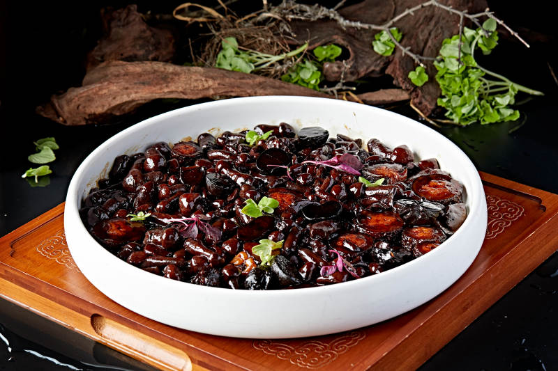 酱爆海参切片黑蒜鸡枞菌图片