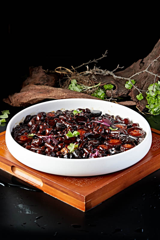 酱爆海参切片黑蒜鸡枞菌图片