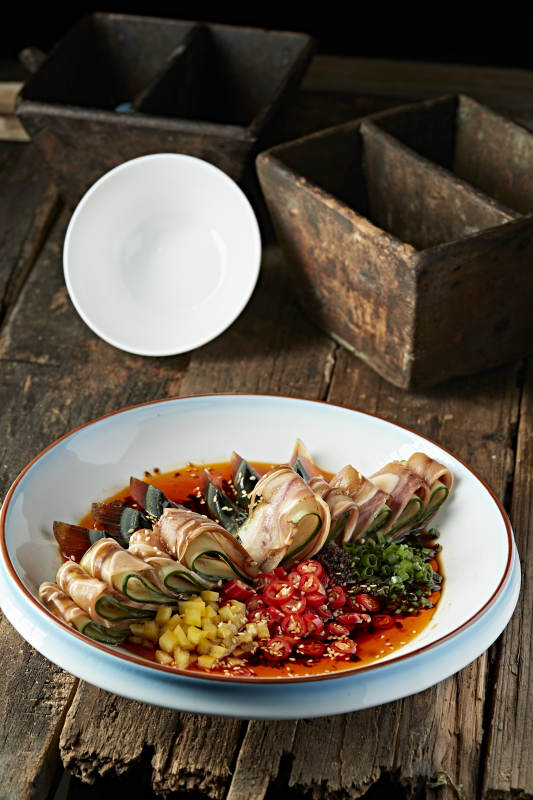 红油香辣皮蛋猪耳拼图片