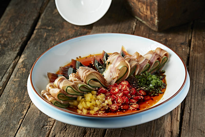 红油香辣皮蛋猪耳拼图片