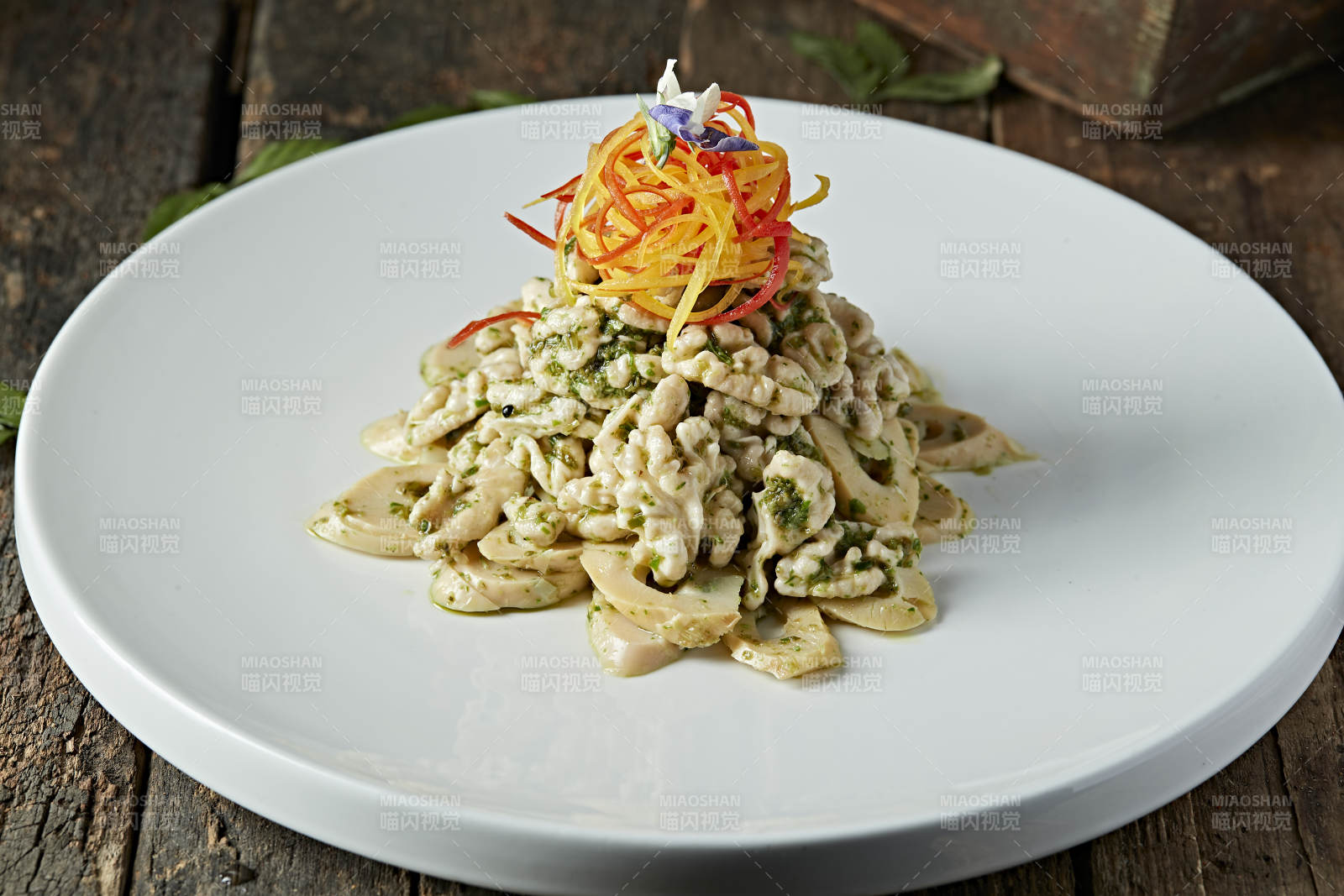 葱香口蘑核桃仁图片