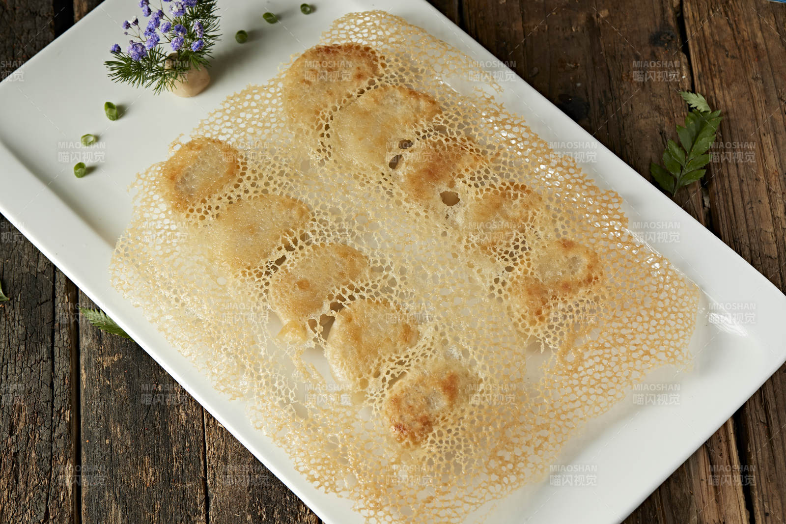 渔网酥脆煎饺图片