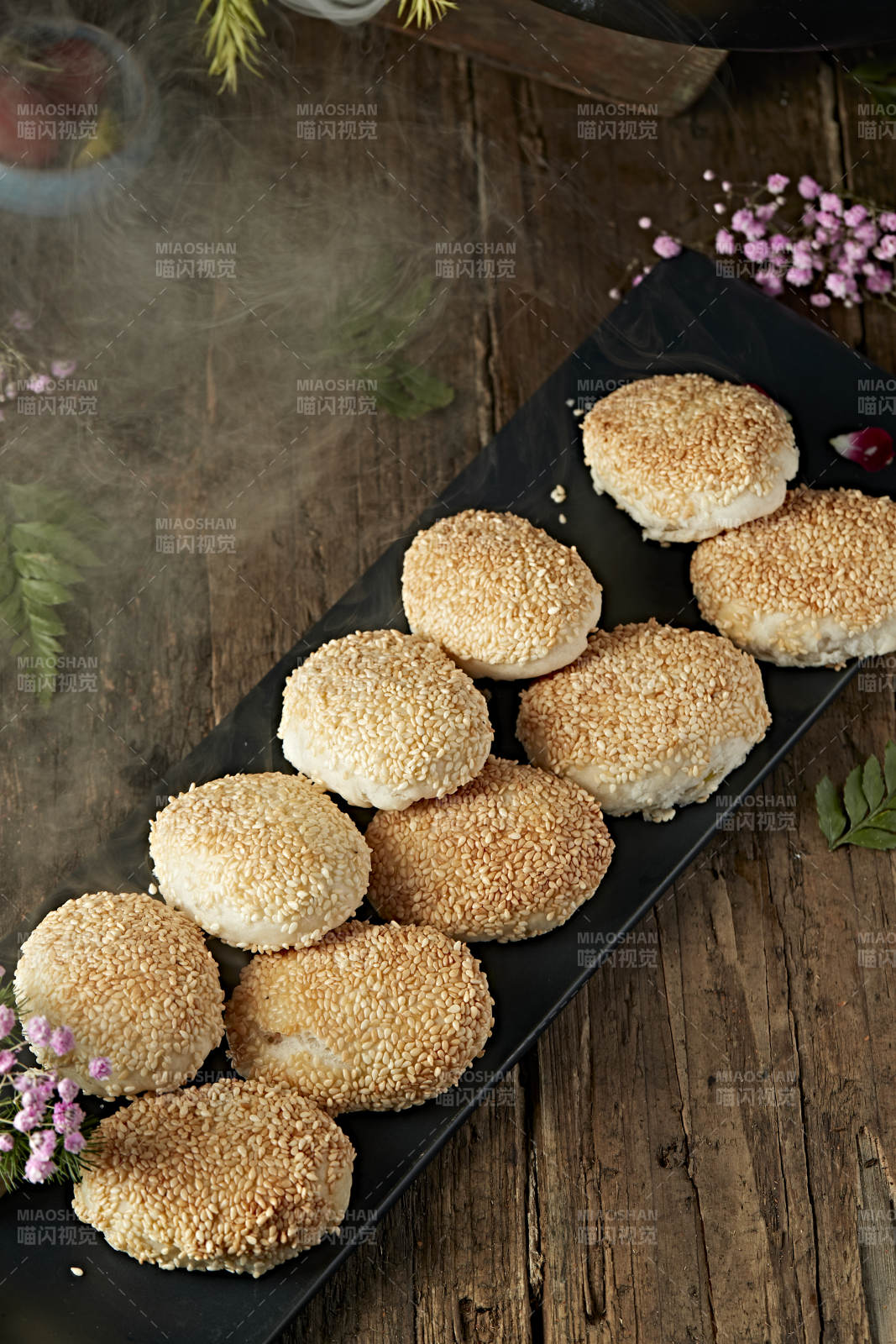 芝麻千层火腿馅料烧饼图片