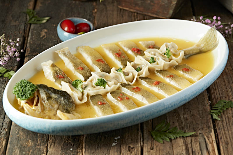 清蒸浓汤大黄鱼配三鲜小馄饨图片