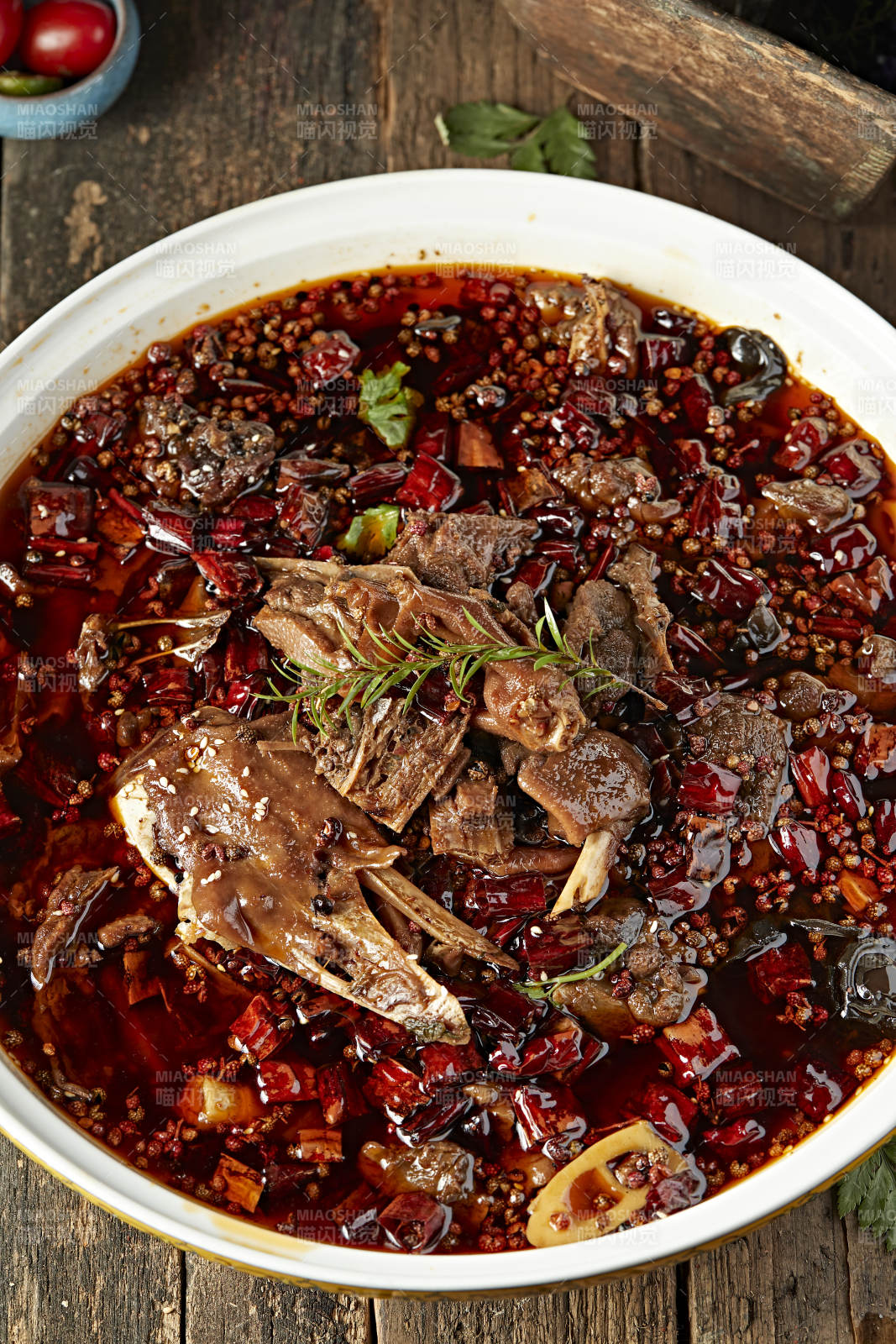 麻辣红油川香炖鹅肉图片