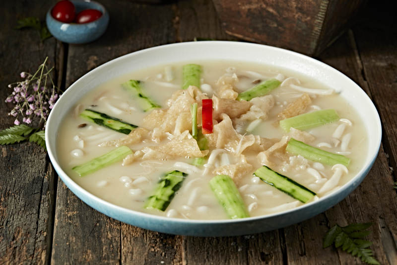 浓汤杂菌烩鱼肚图片