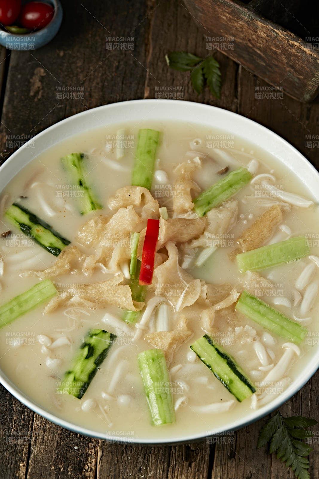 浓汤杂菌烩鱼肚图片