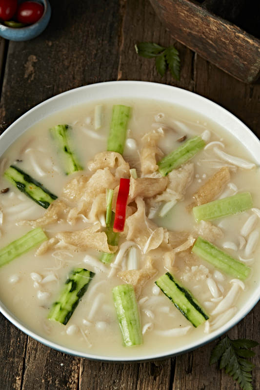 浓汤杂菌烩鱼肚图片