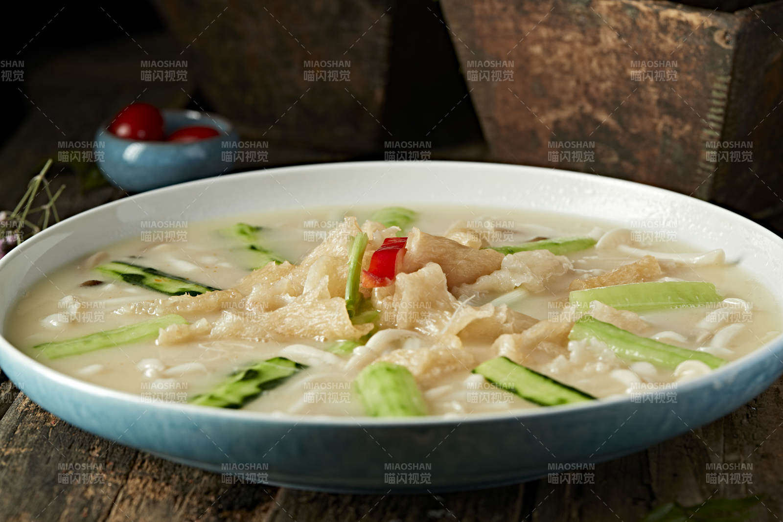 浓汤杂菌烩鱼肚图片