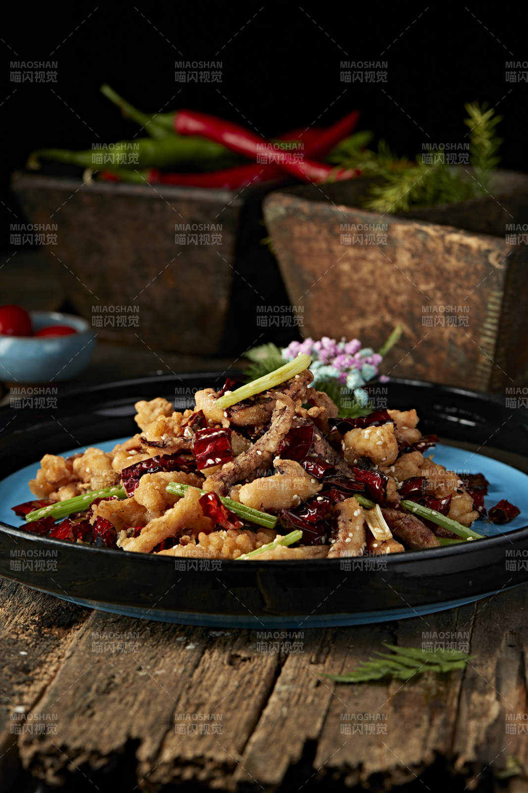 酥脆香炸麻辣鱿鱼须图片