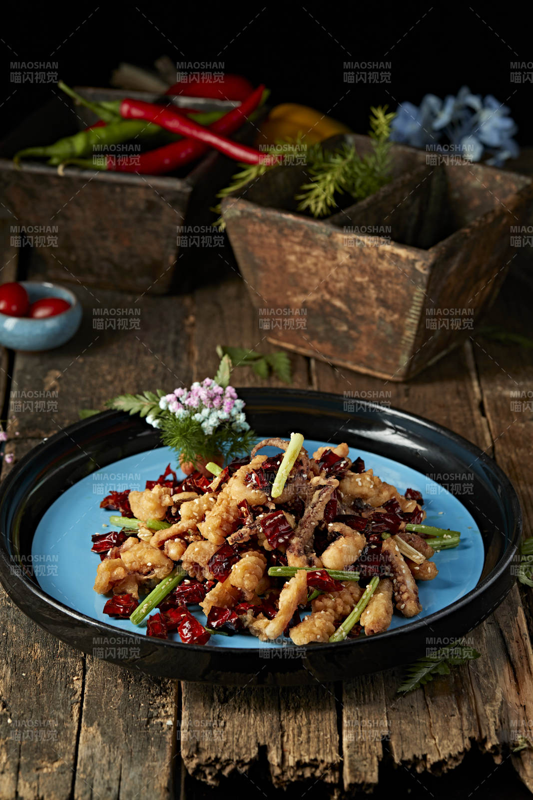 酥脆香炸麻辣鱿鱼须图片