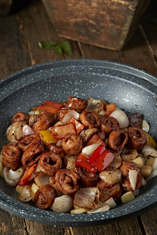 石锅彩椒洋葱肥肠图片