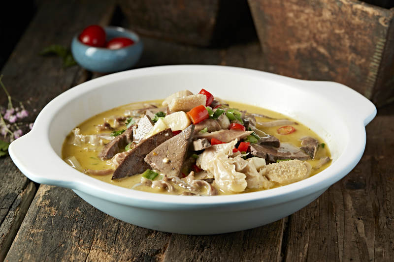 酸汤砂锅羊杂碎图片