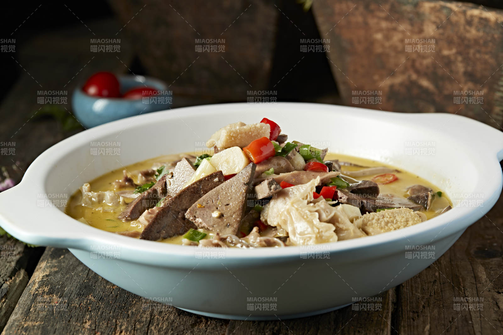 酸汤砂锅羊杂碎图片