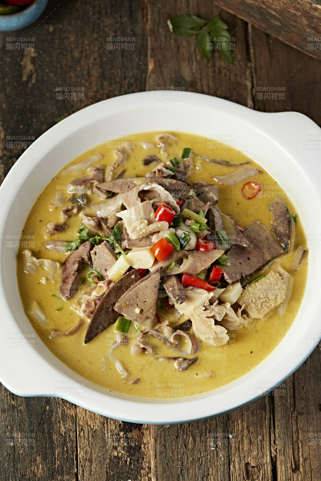 酸汤砂锅羊杂碎图片