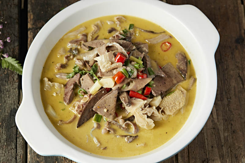 酸汤砂锅羊杂碎图片