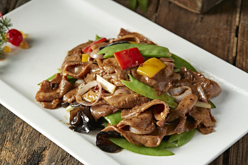 彩椒蜜豆木耳炒牛舌图片