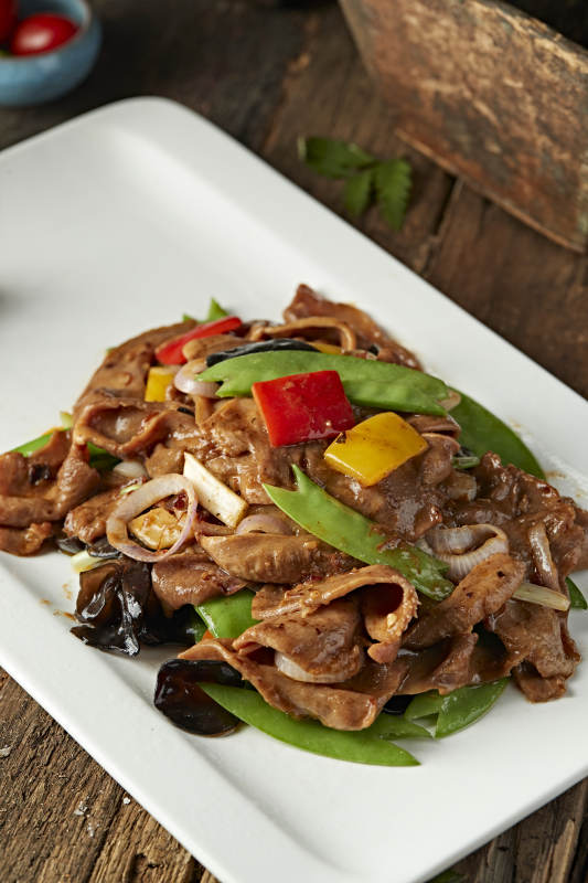 彩椒蜜豆木耳炒牛舌图片