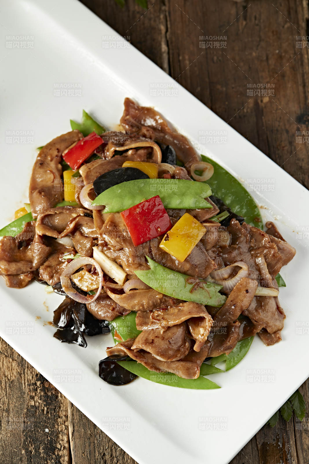 彩椒蜜豆木耳炒牛舌图片