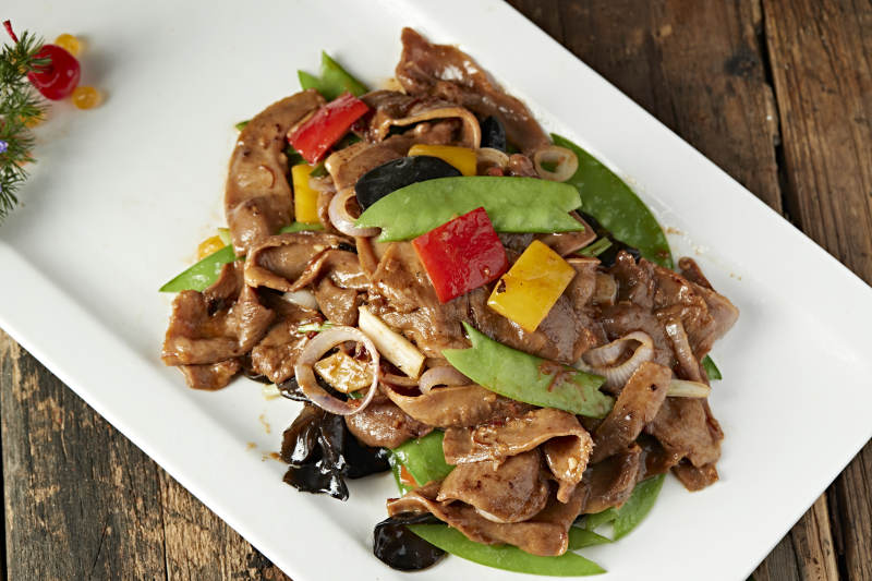 彩椒蜜豆木耳炒牛舌图片