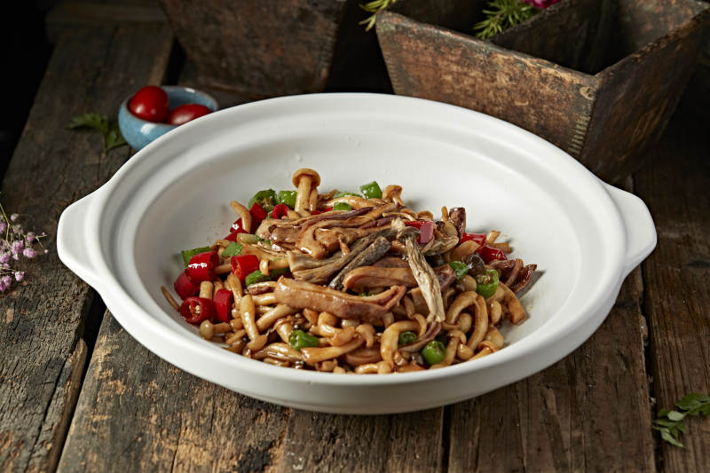 砂锅香辣猪肚海鲜菇图片