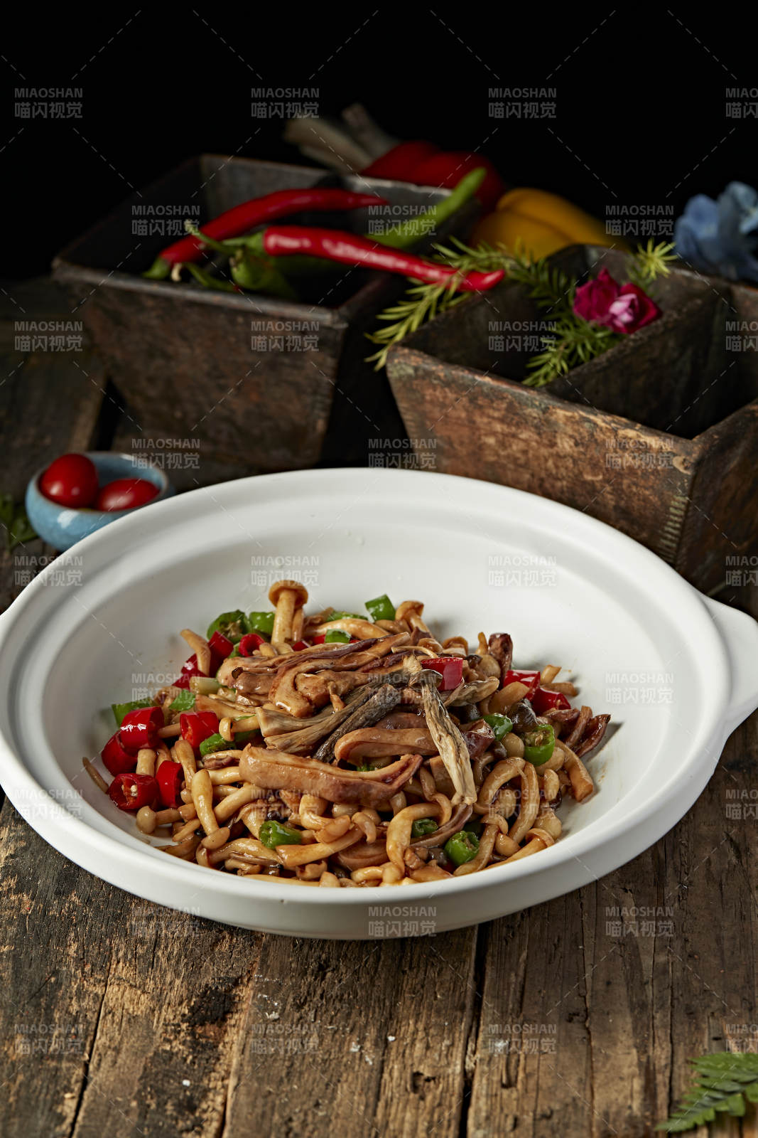 砂锅香辣猪肚海鲜菇图片