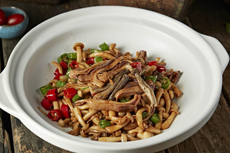 砂锅香辣猪肚海鲜菇图片