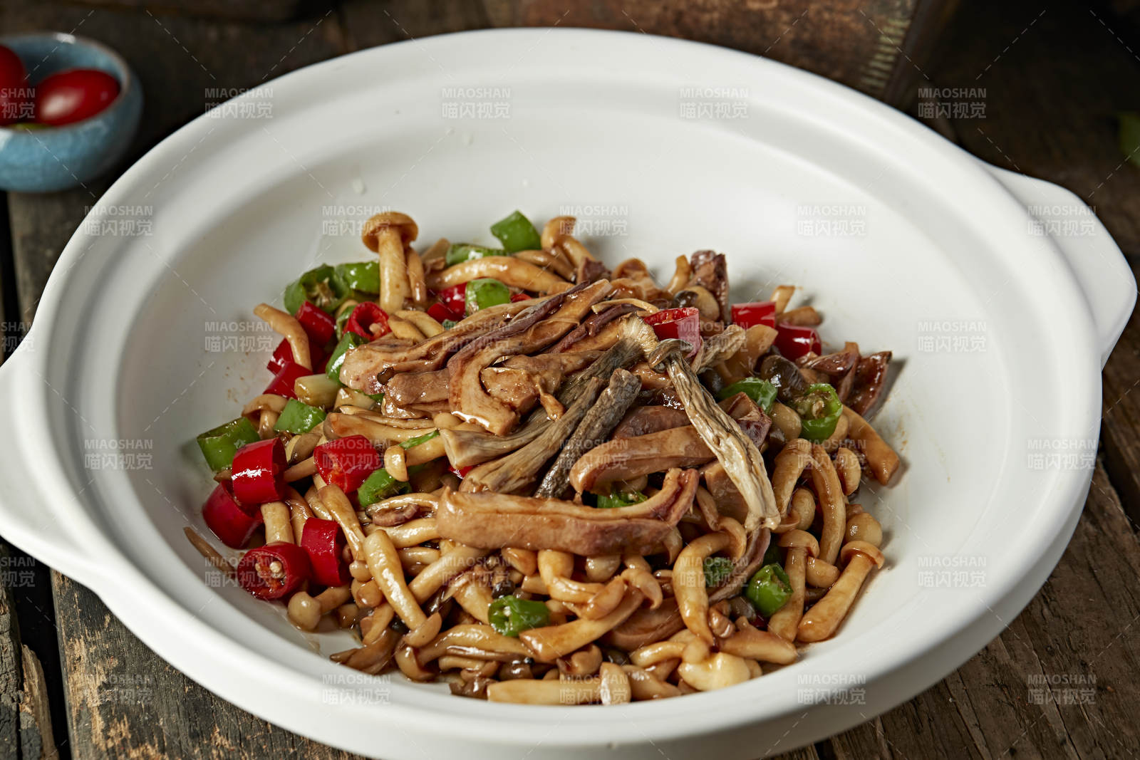 砂锅香辣猪肚海鲜菇图片