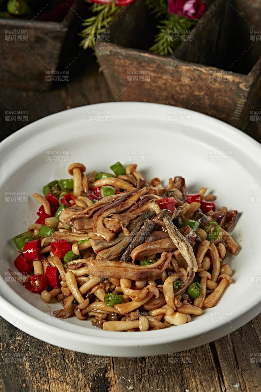 砂锅香辣猪肚海鲜菇图片