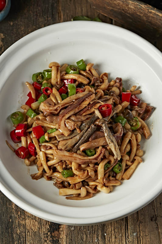 砂锅香辣猪肚海鲜菇图片