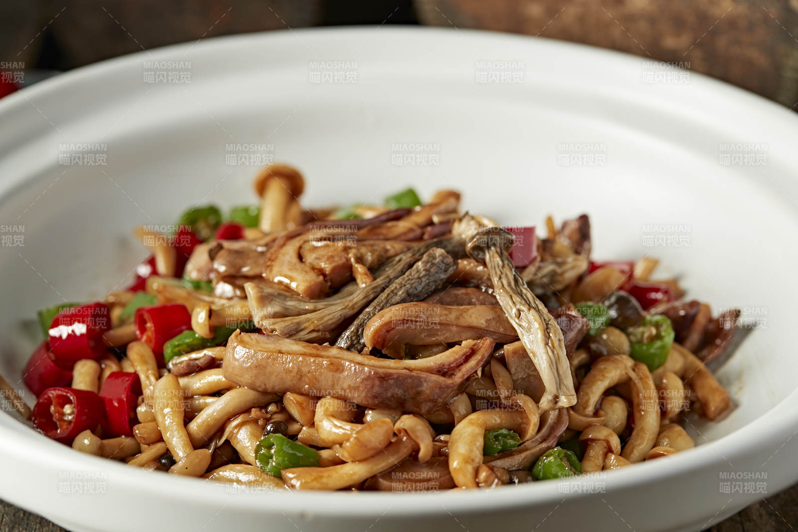 砂锅香辣猪肚海鲜菇图片