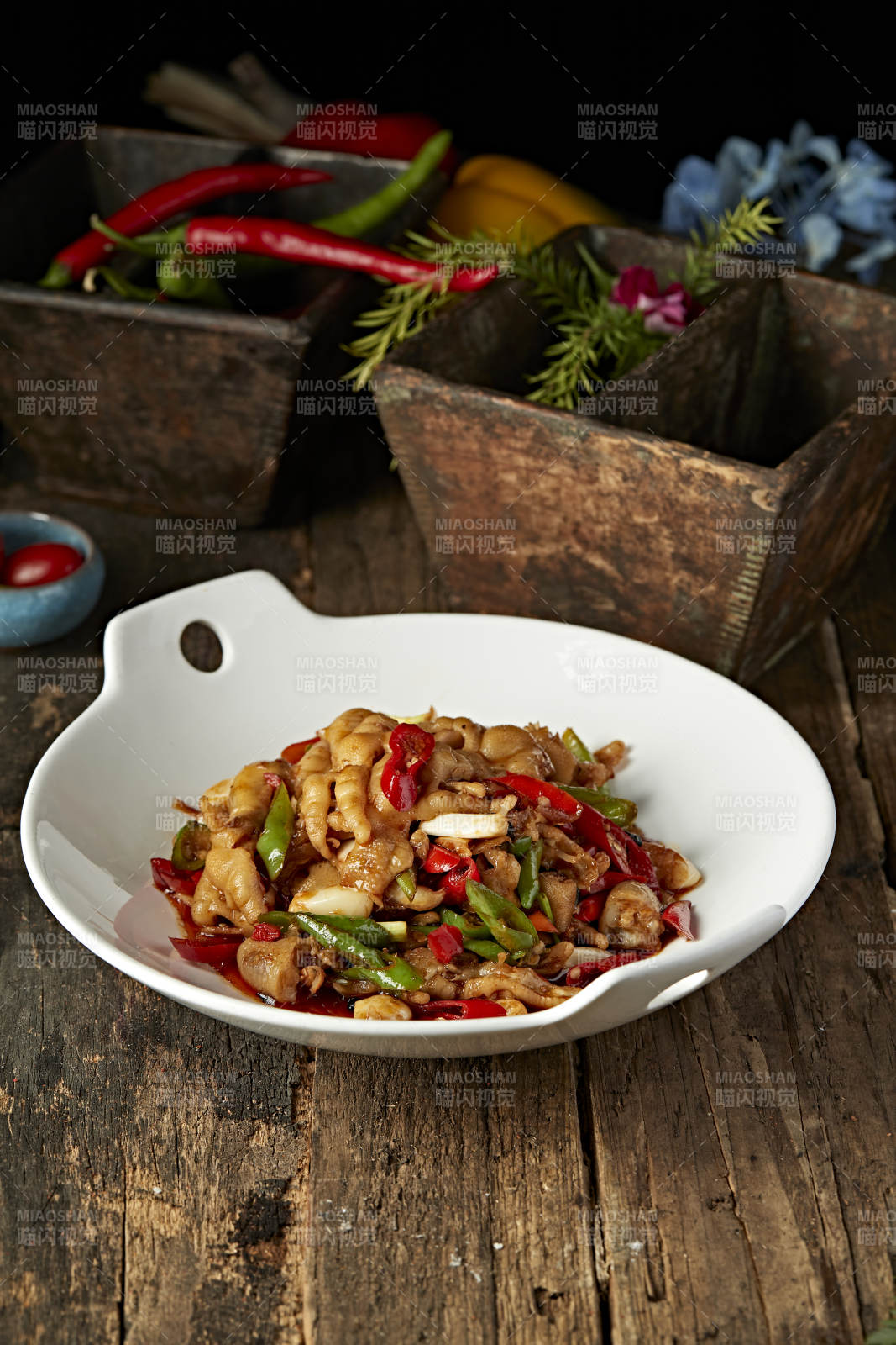 香辣爆炒脱骨凤爪图片