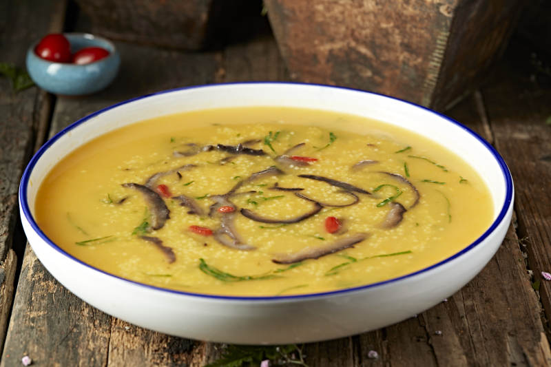 枸杞海参金米粥图片