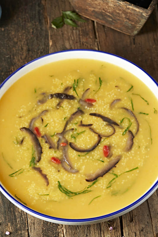 枸杞海参金米粥图片