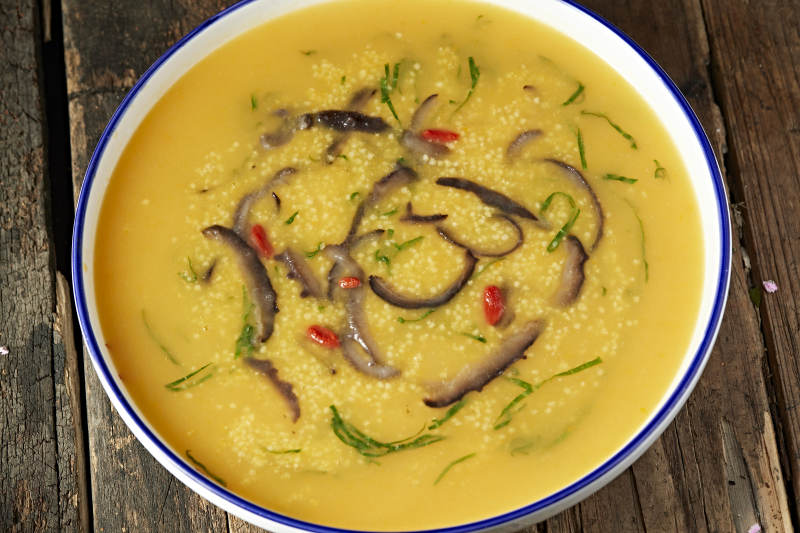 枸杞海参金米粥图片