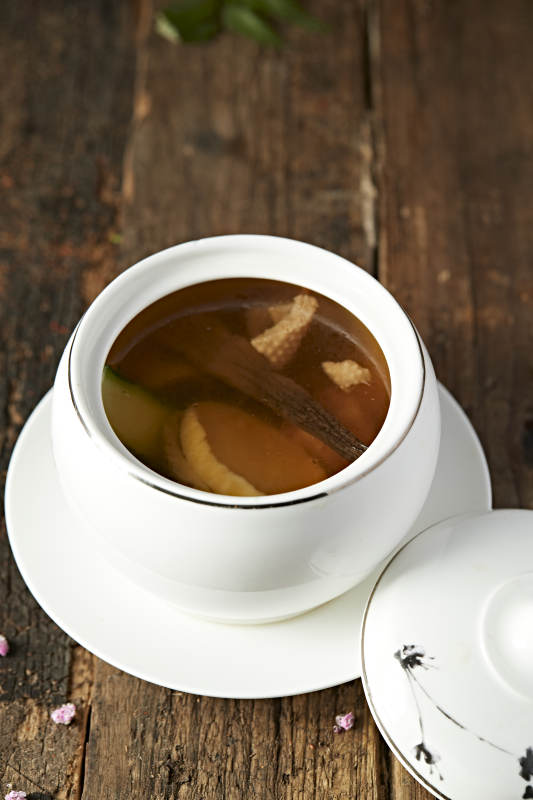 松茸鲍鱼老鸡滋补汤图片