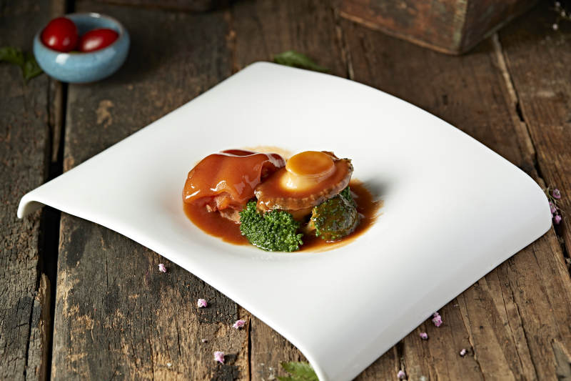 浇汁猪脚扣鲍鱼图片