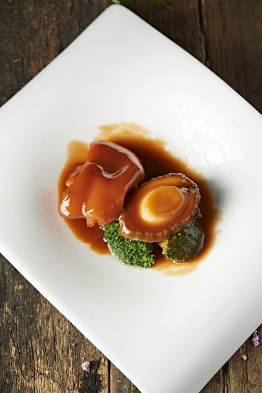 浇汁猪脚扣鲍鱼图片