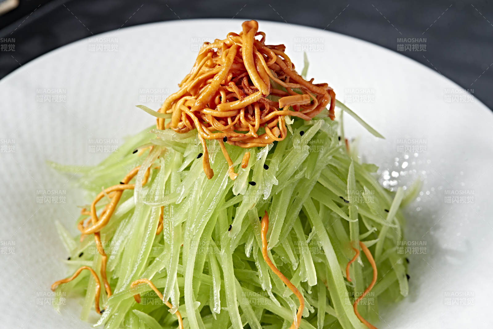 精美凉菜虫草花巧拌卤笋丝图片