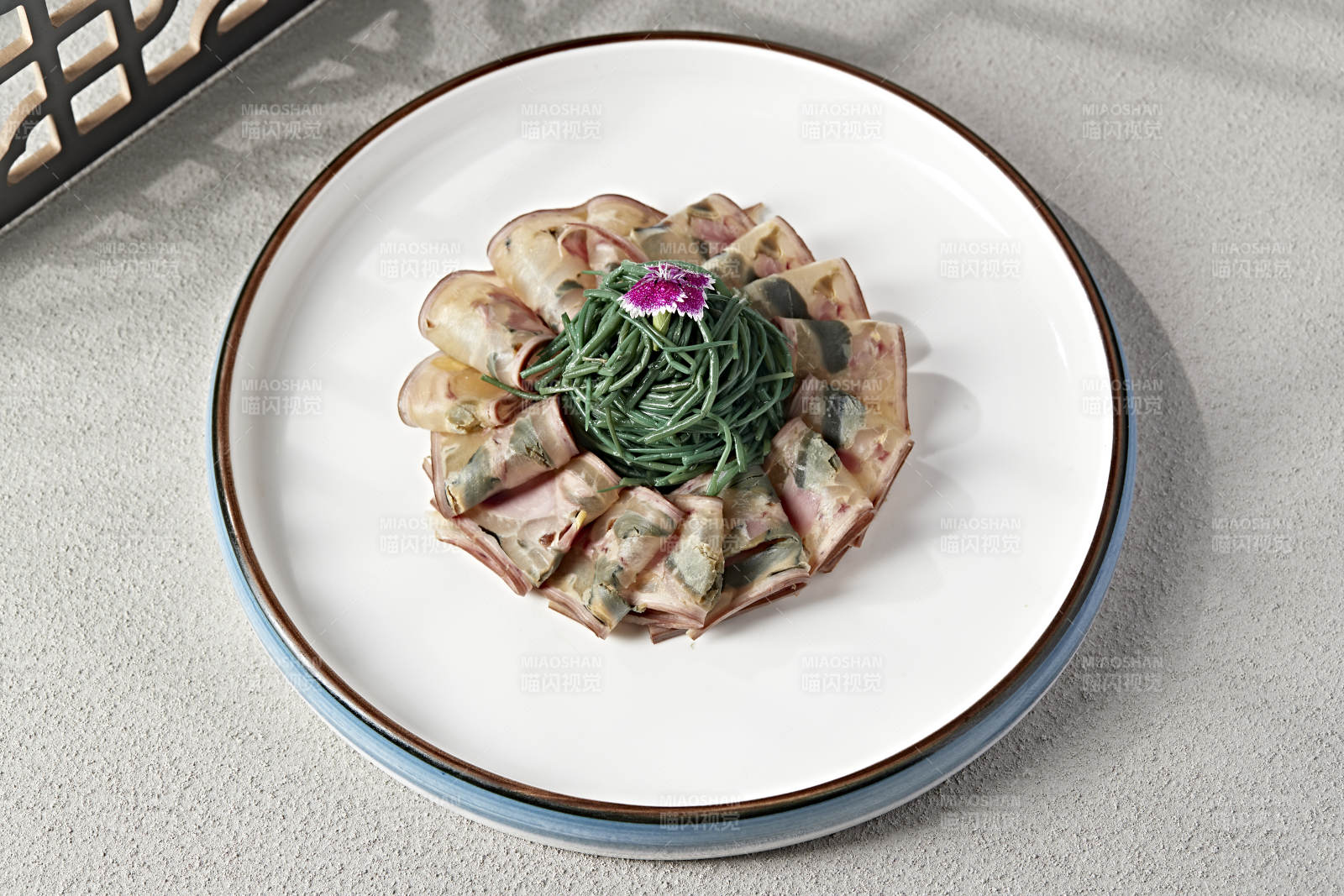 皮蛋猪耳蹄筋卷切片图片