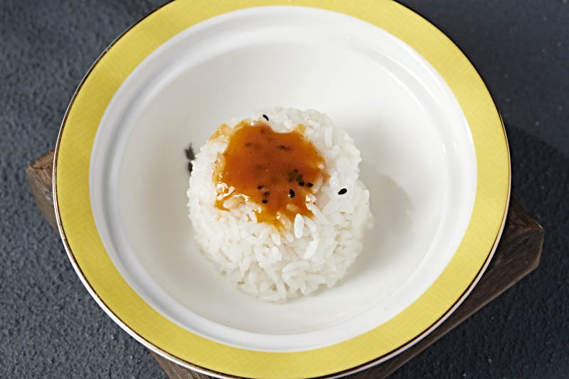 泰国香米蒸的捞饭配白米饭图片