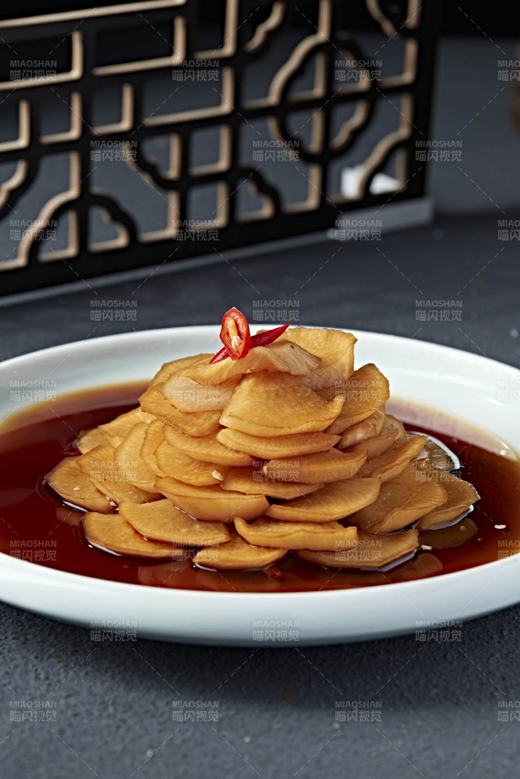 美味凉菜捞汁醋腌萝卜皮图片