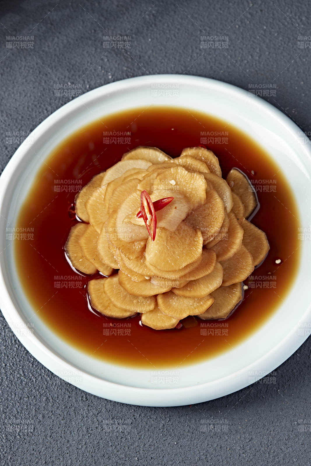 美味凉菜捞汁醋腌萝卜皮图片