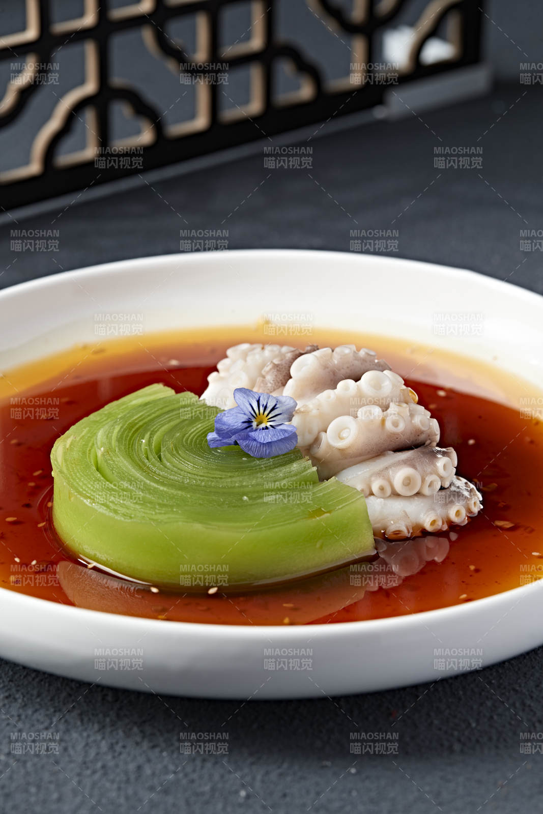 精美凉菜捞汁笋片生腌八爪鱼图片