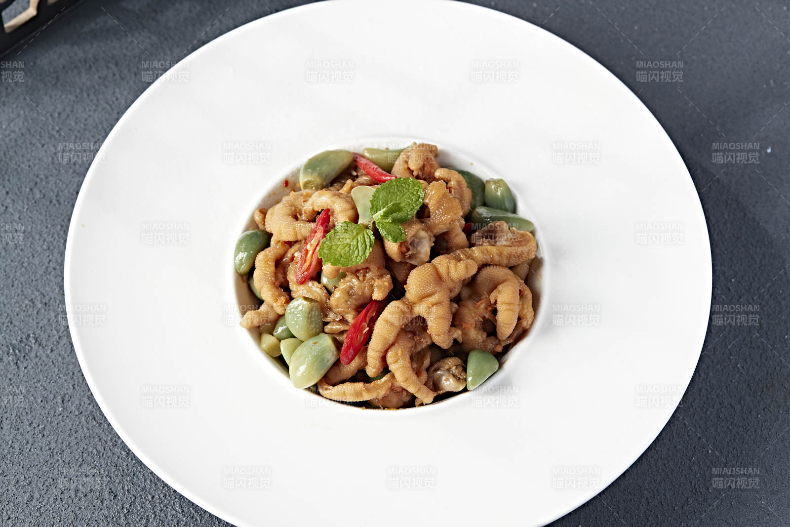 柠檬腊八蒜腌渍无骨鸡爪图片