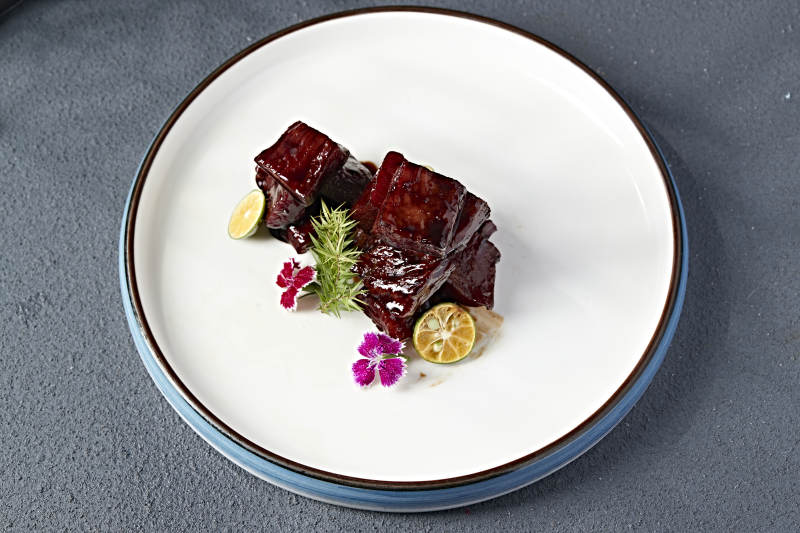 果木烟熏文火猪梅肉图片