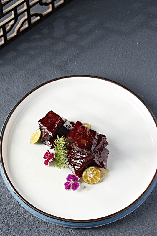 果木烟熏文火猪梅肉图片