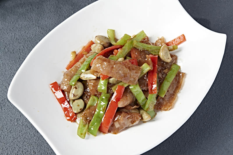 腊八蒜双椒炒猪皮图片