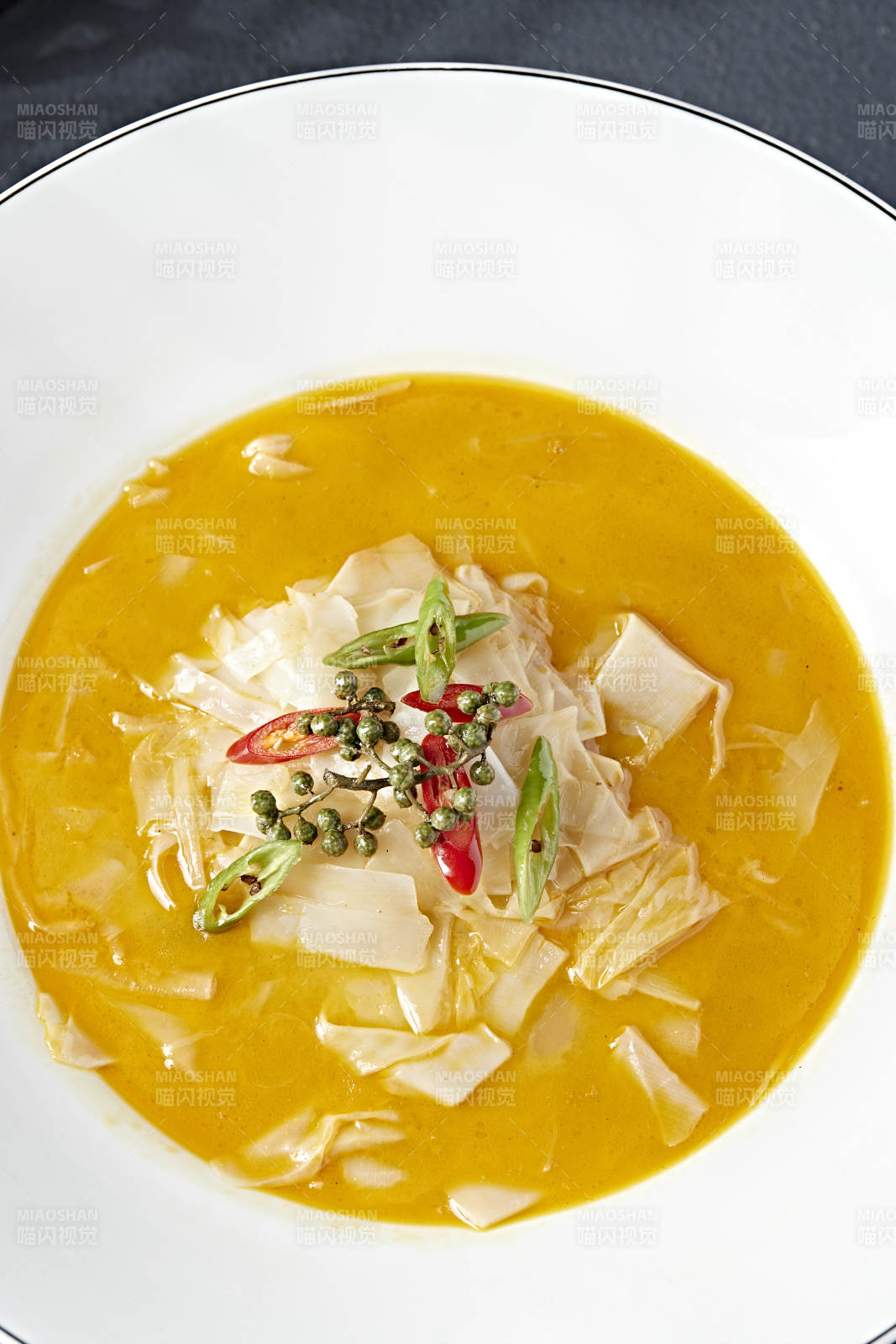 浓汤藤椒炖笋衣图片